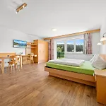 日升公寓式酒店 4*